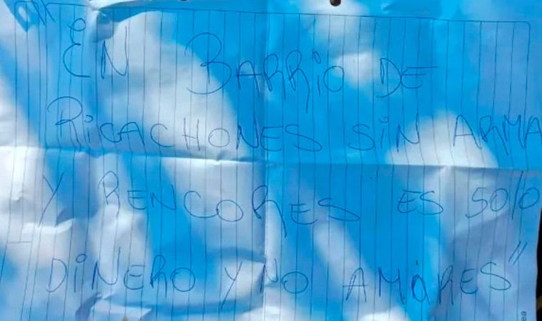 Cavaron un boquete para robar en un country y dejaron una nota como la del  “Robo del Siglo”
