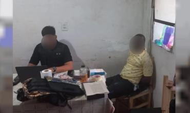 Detienen a Oyeniyi, el artesano nigeriano que armaba encomiendas para sacar droga del país