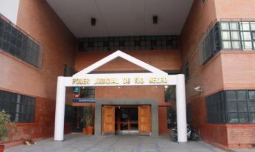 Una empleada judicial fue echada tras acumular 400 días de licencia y trabajar en tres lugares al mismo tiempo