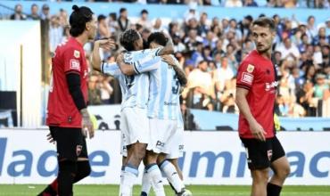 Con un hombre menos, Racing venció agónicamente 1-0 a Newell's en Avellaneda