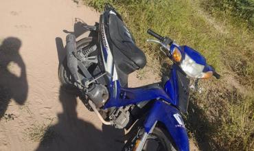 Recuperan en un descampado una moto robada en el barrio Ferroviario