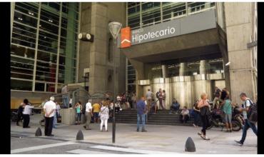 Bancarios acuerdan aumento salarial en línea con la inflación y el básico supera $1.850.000