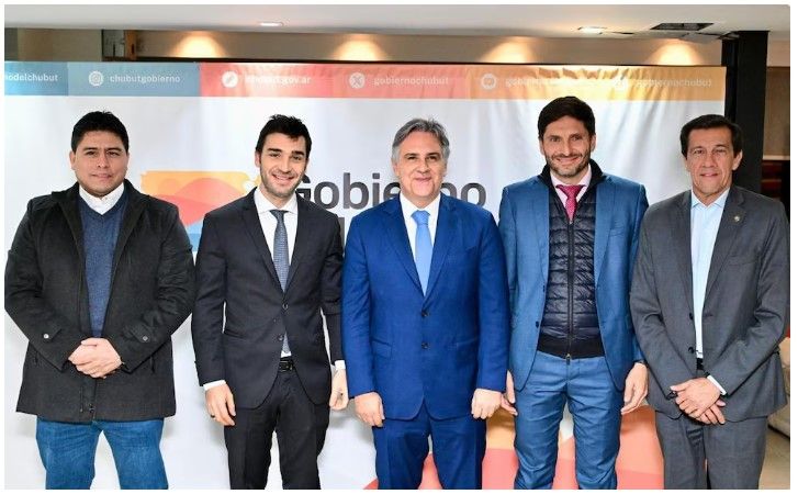 Gobernadores distanciados de Milei conformaron un frente electoral para competir en octubre a nivel nacional
