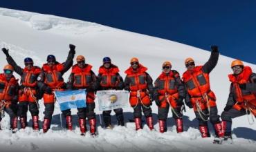 Hazaña argentina: las primeras imágenes de los soldados haciendo cumbre en el Himalaya