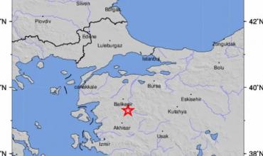 Fuerte terremoto en Turquía: colapsaron 10 edificios y hay varios heridos