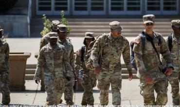 Orden de Donald Trump: la Guardia Nacional ya patrulla las calles de Washington para combatir “el baño de sangre” y sacar a los “sin techo” de la ciudad