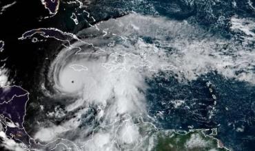 El huracán Melissa se acerca a Jamaica con una fuerza devastadora y vientos superiores a los 280 km/h