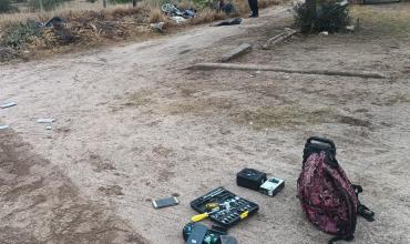Detuvieron a un joven tras robar celulares y parlantes en un comercio del barrio Nueva Rioja