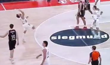 Desde su propio campo y de espaldas: el triple imposible de Facundo Campazzo que no sumó para el Real Madrid