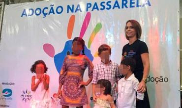Repudio en Brasil por un desfile de niños huérfanos en espera de adopción