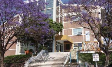 Un grupo de estudiantes de Enfermería advierten que si no resuelven su situación tomarán un sector de la UNLaR