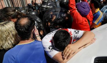 Una nena llamada Diega, un nacimiento programado para coincidir con el cumple del Diez y un tatuaje en homenaje a una lesión: historias de los fanáticos en la despedida