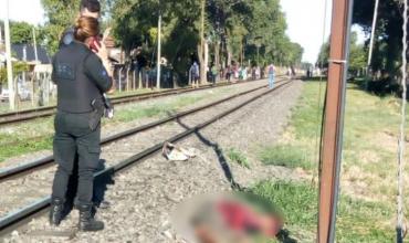 Horror en Boulogne: arrojó a su pareja a las vías tras una discusión y murió tras ser atropellada por el tren