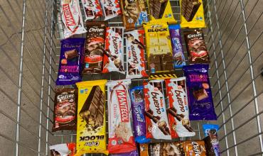 La Rioja: Se estaban robando 25 barras de chocolate y 2 mantecol de un supermercado. Fueron detenidos