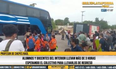 Alumnos y docentes del interior estuvieron más de 3 horas esperando el colectivo para llevarlos de regreso