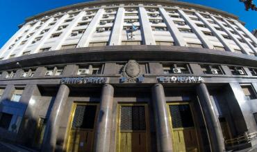 El Gobierno publicó los decretos para poner en marcha el canje de bonos: cuáles son los afectados
