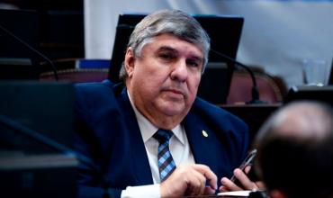 El senador José Mayans comparó a Milei con "un dictador" y "un mafioso"