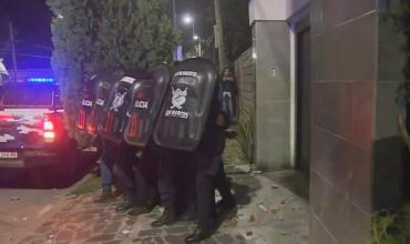 Caso Loan: trasladaron a la tía en medio de disturbios con los vecinos y la policia
