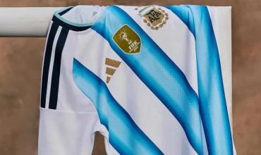 Quiere hacer historia como en Qatar: así será la camiseta del “Dibu” Martínez para el Mundial 2026