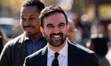 Ley de Alquileres, transporte gratis y supermercado estatal: el discurso anti motosierra de Zohran Mamdani