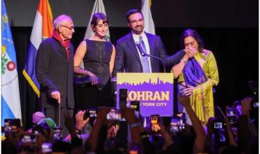 La historia de inmigración de la familia de Zohran Mamdani, el nuevo alcalde de Nueva York