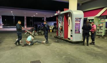 Intentó robar a un playero y fue reducido por trabajadores de una estación de servicio
