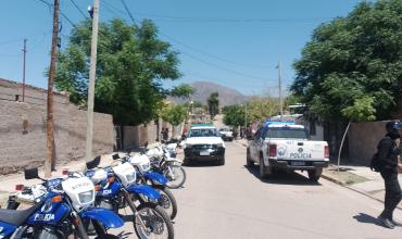Desorden en el barrio 4 de Junio: un hombre habría amenazado a vecinos con un arma blanca