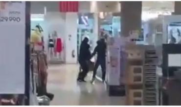 Un impactante robo con disparos causó conmoción en el centro comercial Arauco de Chile