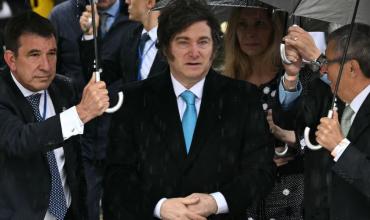 Milei apura la construcción de un nuevo oficialismo y debilita a un PJ roto por el trauma de la derrota