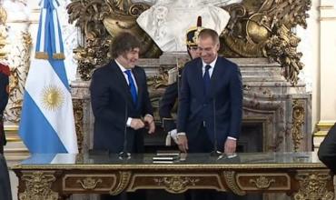 Javier Milei le tomó juramento a Diego Santilli como nuevo ministro del Interior