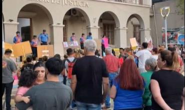 Protesta frente al TSJ por la crítica situación del sistema judicial en La Rioja