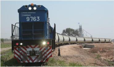 El Gobierno está cerca de iniciar la primera privatización: los sectores que pujan y la millonaria inversión