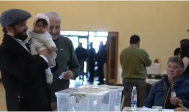 Elecciones en Chile: Gabriel Boric, emocionado al votar con su hija, llamó a la unidad nacional