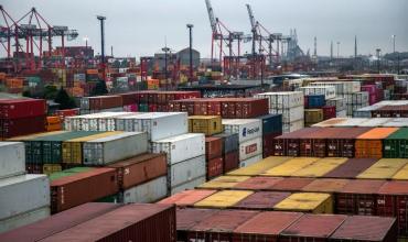 El Gobierno les quitó las retenciones a productos del sector petrolero con alto valor agregado