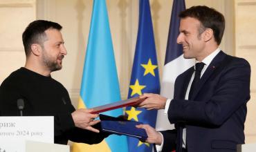 Zelensky selló con Francia un acuerdo para 100 aviones Rafale para reforzar a Ucrania ante la invasión de Rusia