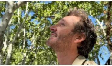 El refugio de Benjamín Vicuña con sus hijos Magnolia y Amancio y su novia: calma y naturaleza al pie de la cordillera