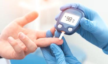 Alertan por el aumento de casos de diabetes en jóvenes y lanzan una campaña de concientización