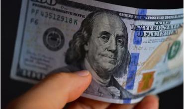 El dólar pegó un fuerte salto y subió $20 tras el fin de semana largo