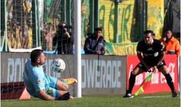 El jugador más longevo en la historia del fútbol argentino anunció su retiro: "Llegó ese maldito momento"