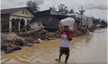 Inundaciones en Indonesia: más de 300 muertos y decenas de heridos