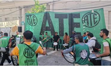 ATE adelantaría el paro nacional para resistir un nuevo recorte en el empleo público