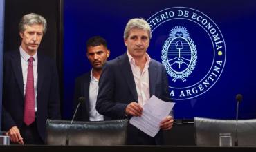 En el inicio de un mes desafiante, el Gobierno define el rumbo del dólar y la tasa de interés