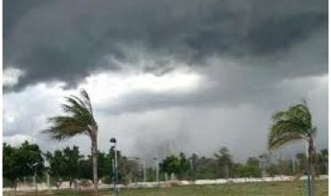 Rige un alerta por lluvias, vientos y niebla para toda la provincia