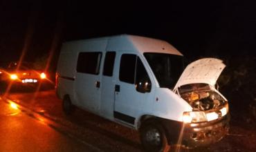  Rescatan a una combi que quedó varada en el Río de Paganzo por la creciente