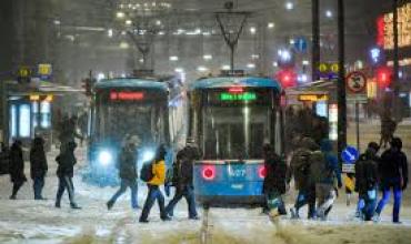 Le disparó al techo de un centro comercial de Oslo y él mismo llamó a la Policía