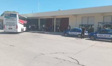 Córdoba: tuvieron que demorar la salida de un micro de egresados porque los choferes estaban alcoholizados