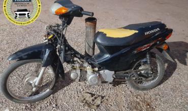 Secuestraron una motocicleta con pedido judicial en barrio Islas Malvinas