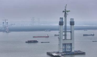 China: construyen el puente más grande del planeta: tiene más de 300 metros de altura, paisaje e historia