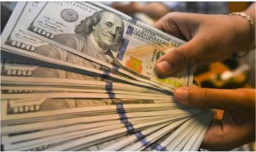 Jornada financiera: el dólar cerró la semana estable y se frenó la suba de acciones y bonos