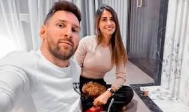 “Feliz Navidad”: el look de Messi y Antonela Roccuzzo para Nochebuena
